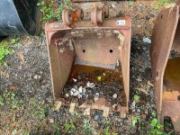 APPROX. 2.3ft TOOTHED DIGGING BUCKET TO SUIT 6-8 TON MACHINE - 2