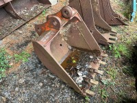 APPROX. 2.3ft TOOTHED DIGGING BUCKET TO SUIT 6-8 TON MACHINE - 3