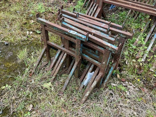 8No. MINI PLASTERERS TRESTLES