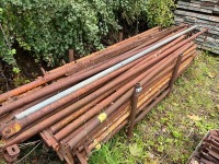 METAL STILLAGE TO INC. APPROX. 60No. 8ft LEDGERS & 8No. 12ft BRACE BARS - 4