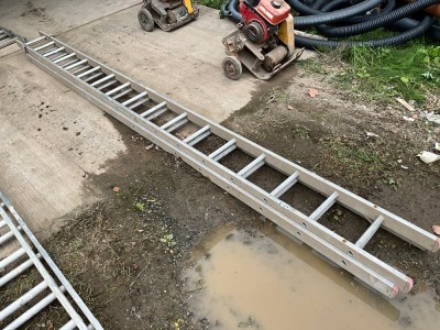 16 TREAD ALUMINIUM DOUBLE EXTENSION LADDER