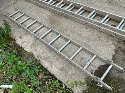 11 TREAD ALUMINIUM SINGLE LADDER