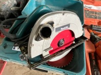 MAKITA 570R 240v CIRCULAR SAW & CASE - 2