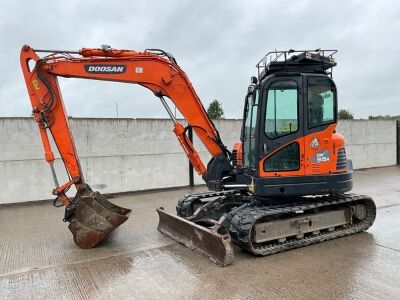 DOOSAN DX85R-3 8.5 TON MIDI EXCAVATOR