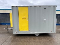 GROUNDHOG APPROX. 12FT X 7FT6" SINGLE AXLE TOWABLE WELFARE UNIT - 4