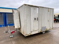 BOSS APPROX. 12FT X 7FT6" SINGLE AXLE TOWABLE WELFARE UNIT - 12