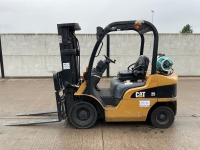 CAT GP25N 2.5 TON GAS FORKLIFT  - 2