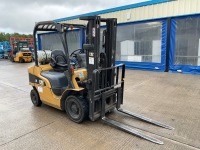 CAT GP25N 2.5 TON GAS FORKLIFT  - 7