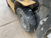 CAT GP25N 2.5 TON GAS FORKLIFT  - 10