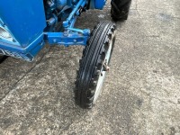 FORD 3000 2WD TRACTOR - 11