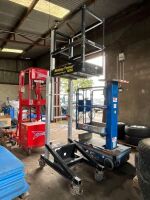 EXTENDABLE MONKEY TOWER PERSONNEL LIFT