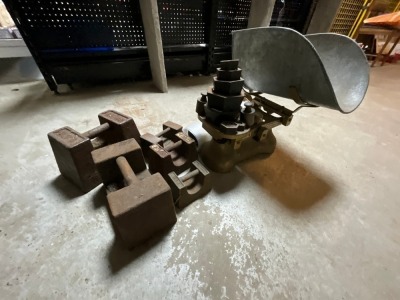 ANTIQUE WEIGH SCALES & ASSORTED WEIGHTS