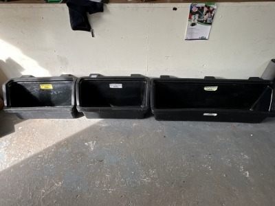 3No. UNUSED ASSORTED PLASTIC FEEDERS