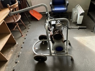 240v MOBILE PORTABLE MILKING MACHINE