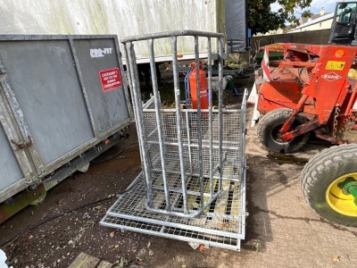 GALVANISED MESH GATES & CATE TO SUIT CATTLE CRUSH