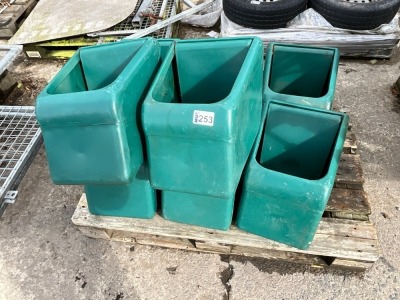 8No. ASSORTED PLASTIC FEEDERS
