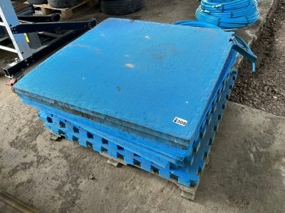 PALLET OF ASSORTED PARLOUR FLOORING