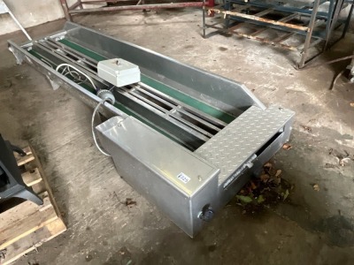 APPROX. 10ft COW CARE AUTOMATIC FOOT BATH