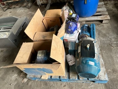 4No. ASSORTED UNUSED MOTORS & 2No UNUSED PUMPS