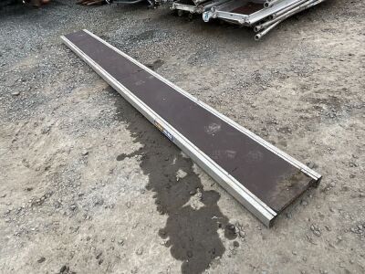 APPROX. 4500mm ALUMINIUM STAGING BOARD