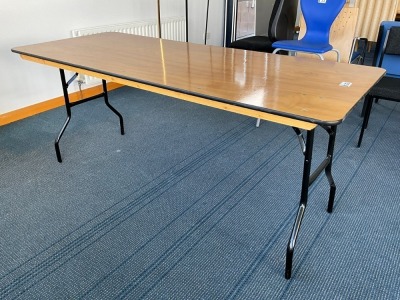 TRESTLE TABLE