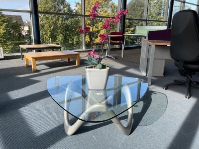 CLEAR GLASS TRIANGULAR COFFEE TABLE SILVER & MAGENTA ORCHID