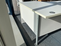 1400mm RIGHT HAND CORNER DESK - 6
