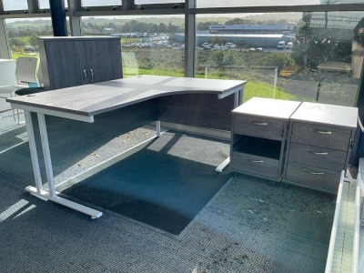 1600 RIGHT HAND CORNER DESK, 2No. PEDESTALS & WOODEN TWO DOOR STORAGE CUPBOARD