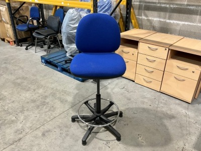 UNUSED DRAUGHTSMAN CHAIR
