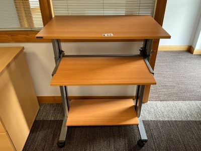 SMEAD MOBILE COMPUTER DESK/ WORKSTATION