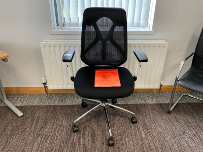 UNUSED HIGH BACK MESH OPERATORS CHAIR
