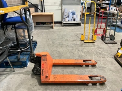 PALLET TRUCK