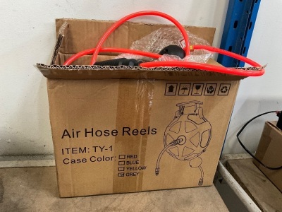 UNUSED 33ft RETRACTABLE AIR HOSE REEL 
