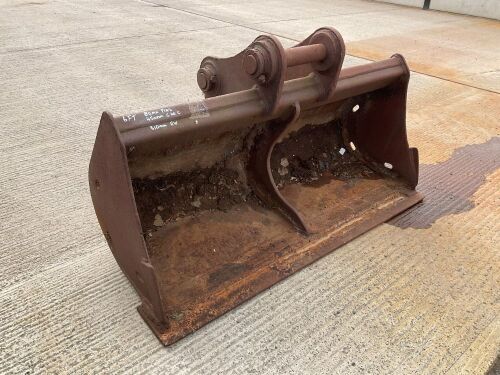 APPROX. 6ft SHUGH BUCKET TO SUIT 20 TON MACHINE