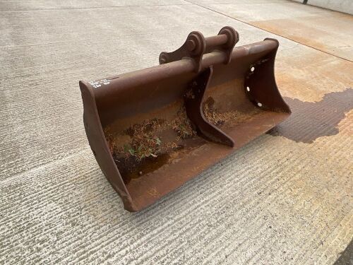 APPROX. 6ft SHUGH BUCKET TO SUIT 13 TON MACHINE