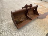 APPROX. 6ft SHUGH BUCKET TO SUIT 13 TON MACHINE