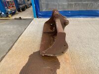 APPROX. 6ft SHUGH BUCKET TO SUIT 13 TON MACHINE - 4