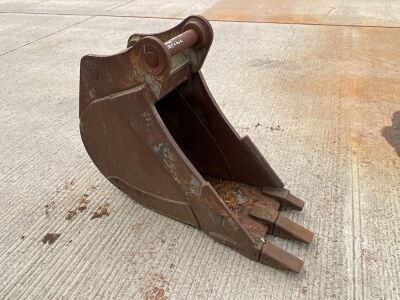 APPROX. 16" TOOTHED DIGGING BUCKET TO SUIT 13 TON MACHINE