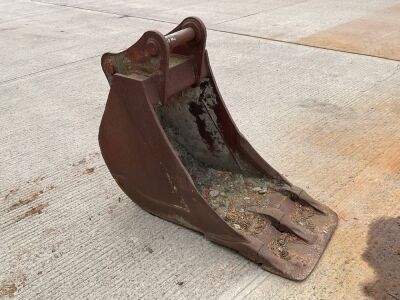 APPROX. 22" TOOTHED DIGGING BUCKET TO SUIT 13 TON MACHINE