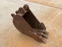 APPROX. 14" TOOTHED DIGGING BUCKET TO SUIT 3-4 TON MACHINE