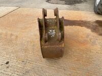 APPROX. 14" TOOTHED DIGGING BUCKET TO SUIT 3-4 TON MACHINE - 6