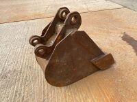 APPROX. 14" TOOTHED DIGGING BUCKET TO SUIT 3-4 TON MACHINE - 7