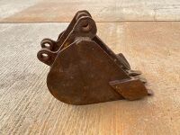 APPROX. 14" TOOTHED DIGGING BUCKET TO SUIT 3-4 TON MACHINE - 8