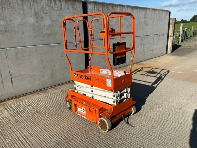 SNORKEL S3010 SELF PROPELLED BATTERY OPERATED SCISSOR LIFT