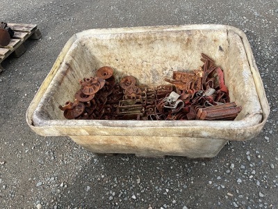 PLASTIC MORTAR BIN TO INC. ASSORTED SCAFFOLDING & SHUTTERING CLAMPS