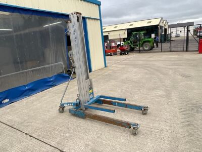 GENIE SLA-15 MATERIAL LIFTER