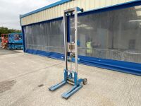 GENIE GL12 MATERIAL LIFTER - 3