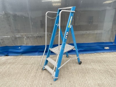 LYTE 3 TREAD FIBREGLASS STEP LADDER PODIUM