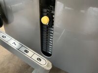 TECHNOGYM LEG CURL - 5