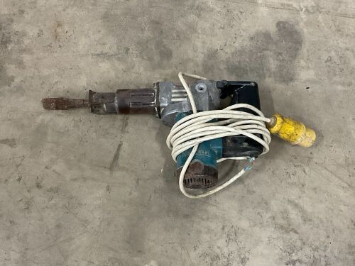 MAKITA 110v CHIPPING HAMMER & CHISEL